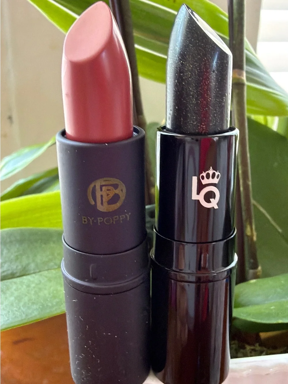 BUNDLO 2,Lipstick Queen Smokey Lip Kit — Soft Pink & Deep Black-Shimmer Lipstick